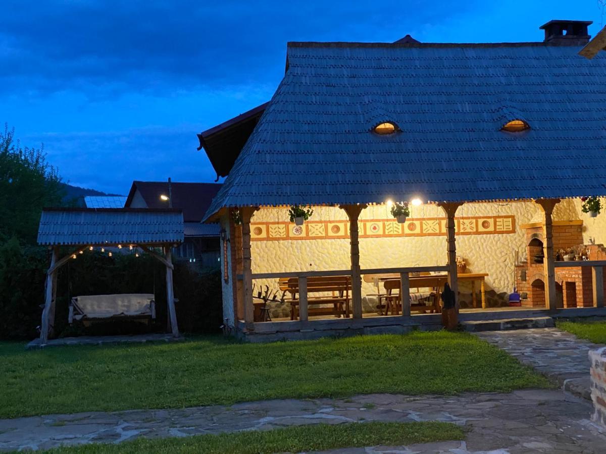 Casa Chira Hotel Viseu de Sus Luaran gambar