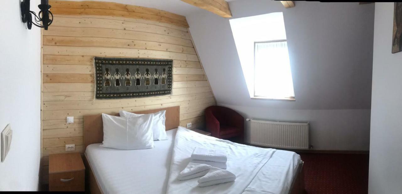 Casa Chira Hotel Viseu de Sus Luaran gambar